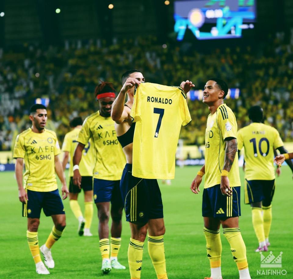 沿起脚爆射, src